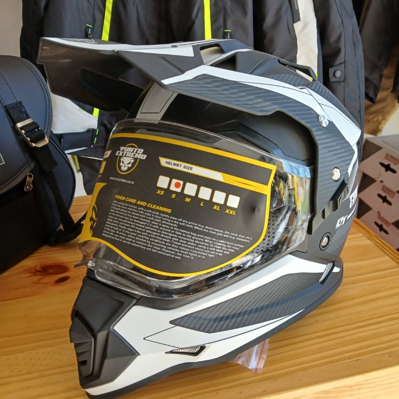 Casco Punto Extremo Dakar MX632A negro mate con detalles blancos vista frontal