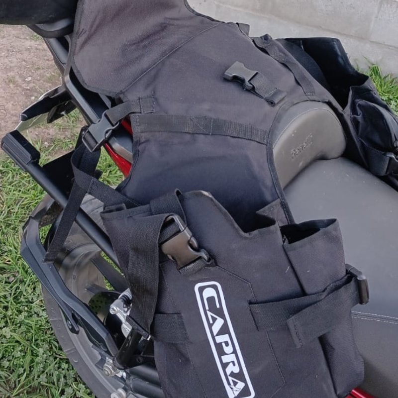 Detalle de arnés y zunchos de sujeción Capra Camaleón Cordura 600