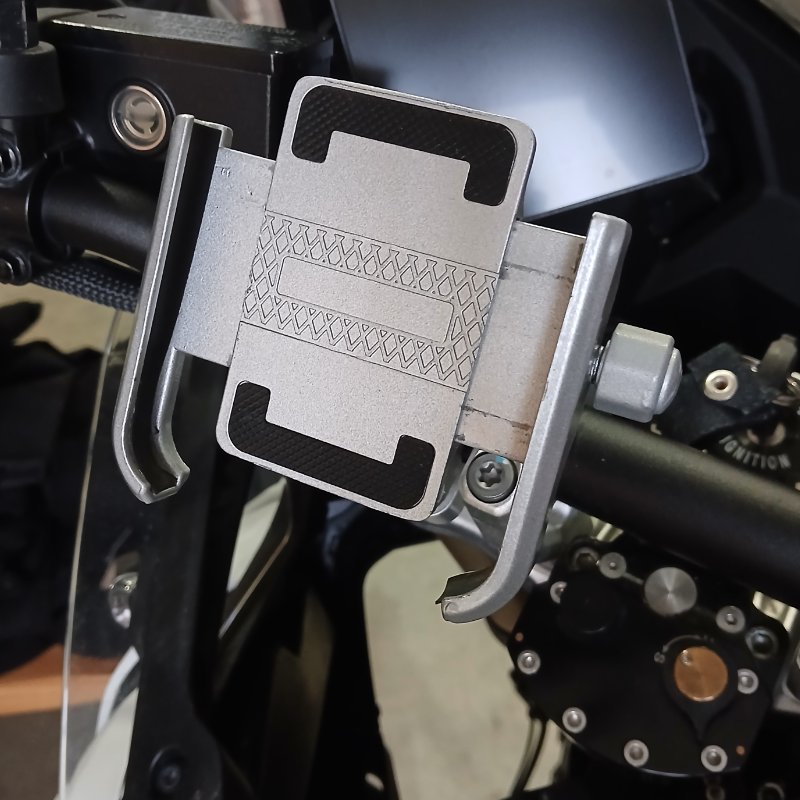 Portacelular de aluminio para manubrio de moto marca Ridercraft